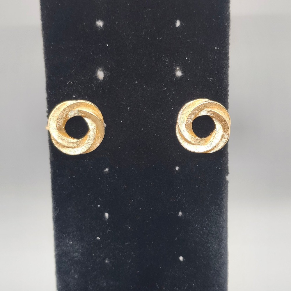 Avon Clip On Earrings Gold Tone Textured Swirl Knot Vintage Mid-Century 0.75"